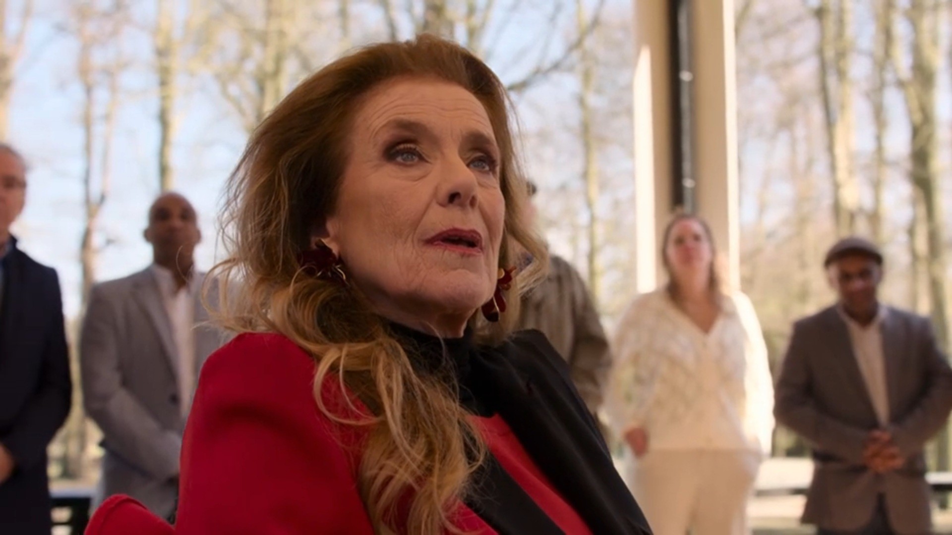 Laura valt van de ene verrassing in de ander